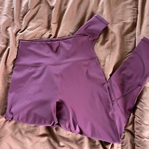 Size L Rosa leggings in Vineyard red. Never worn. New without tags